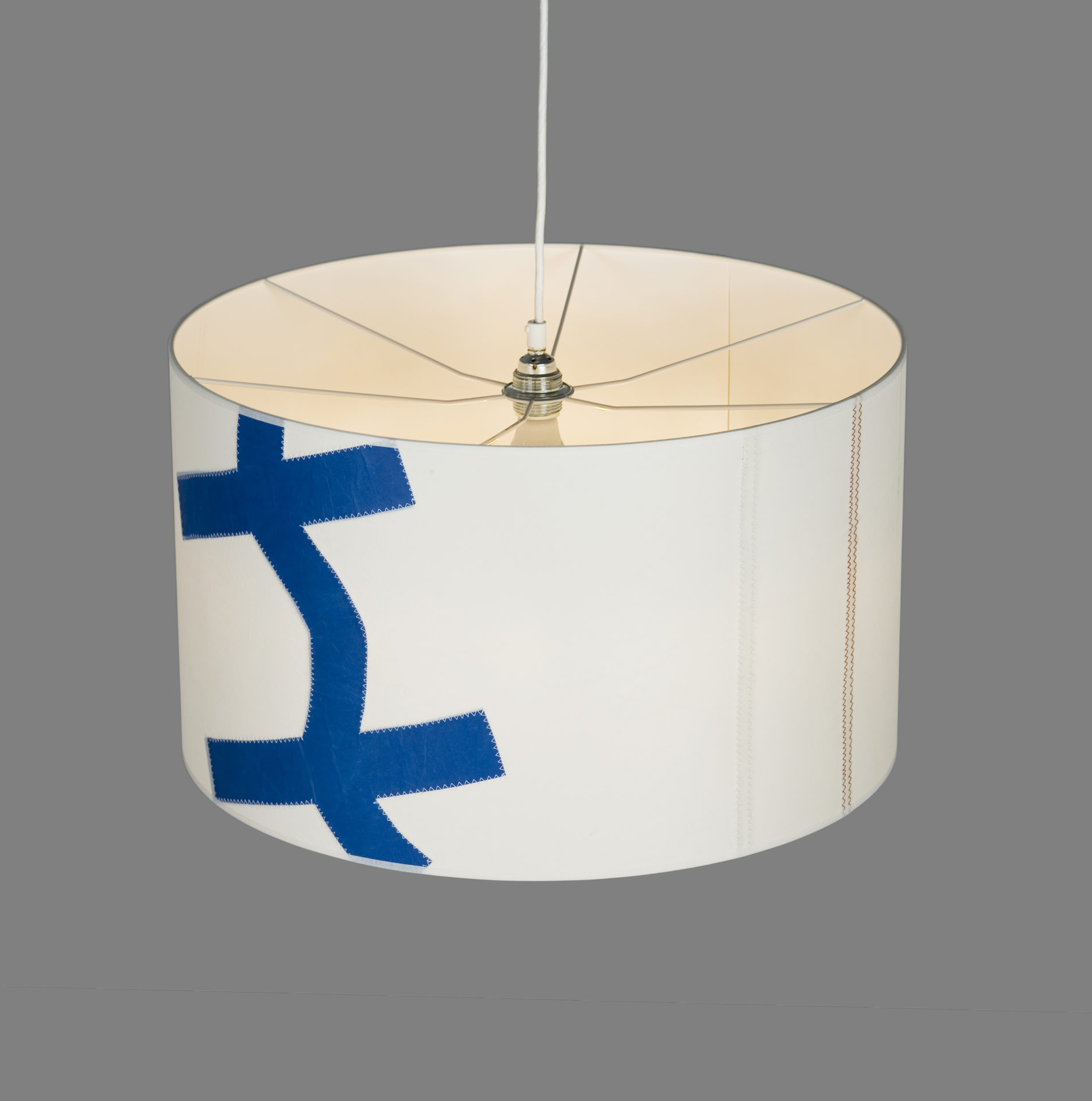 Pendelleuchte aus Segelboot Segel