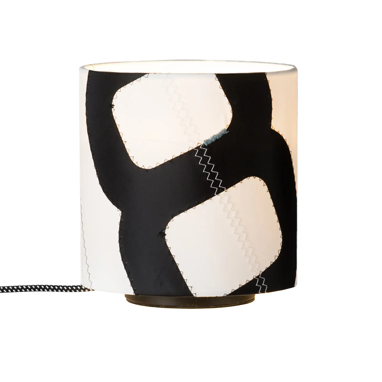 tischleuchte-heimathafen-segeltuch-weiss-schwarz