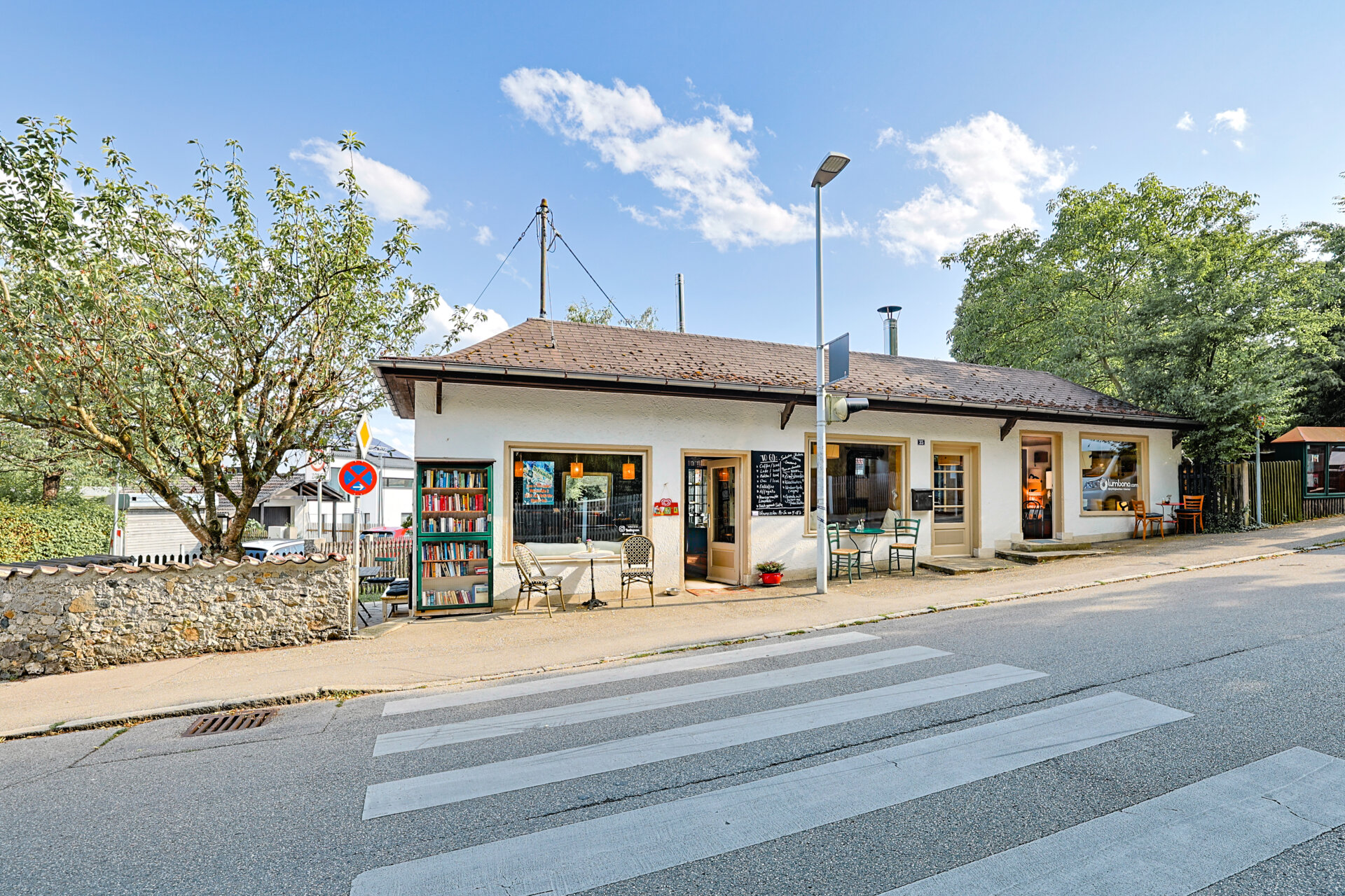 Cafíe Bar lumbono Bahnstr. 35 in Stockdorf